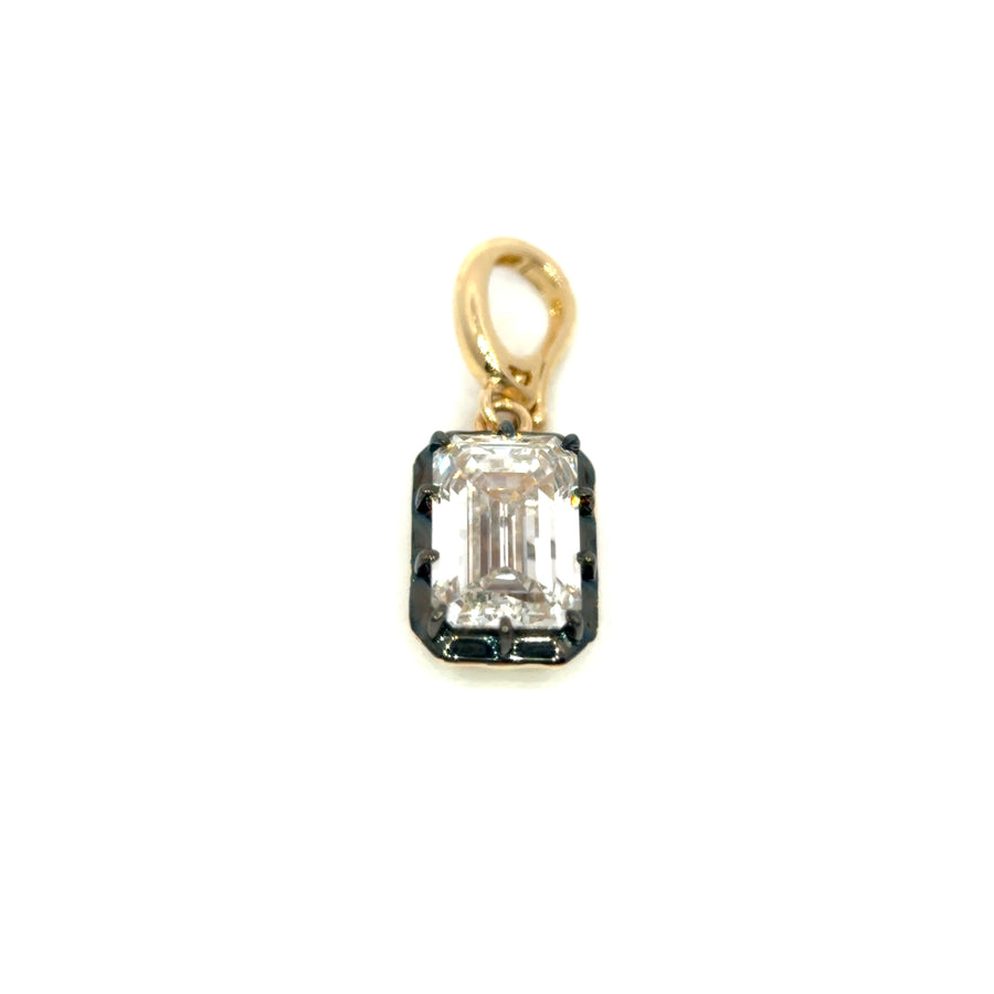 TÖI CHARM EMERALD DIAMOND