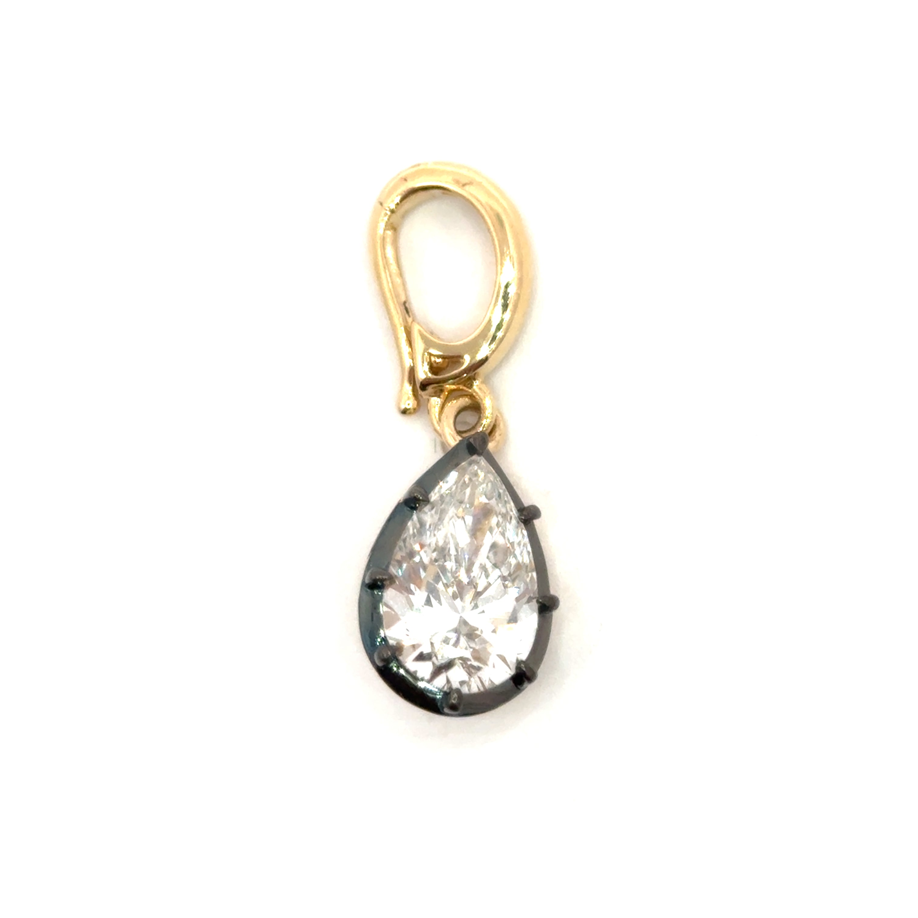 TÖI CHARM PEAR DIAMOND